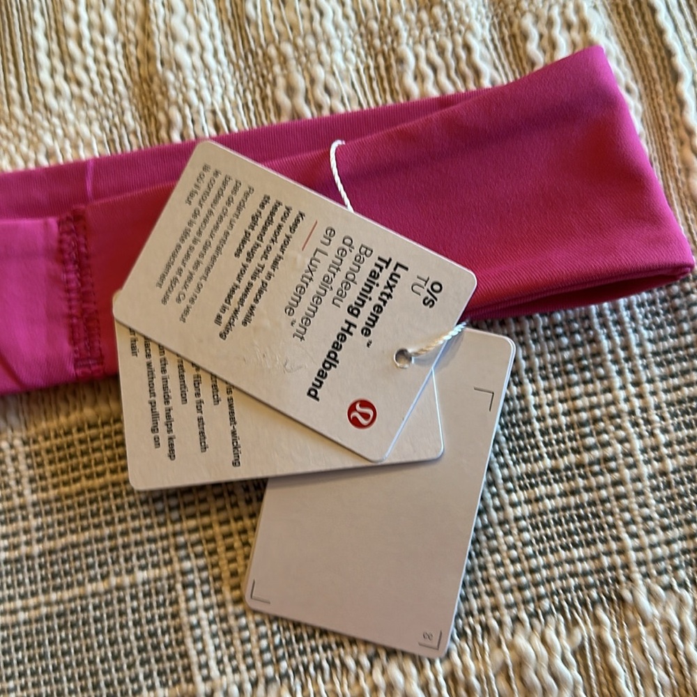 Lululemon Luxtreme Training Headband in Sonic Pink NEW - Picture 9 of 9